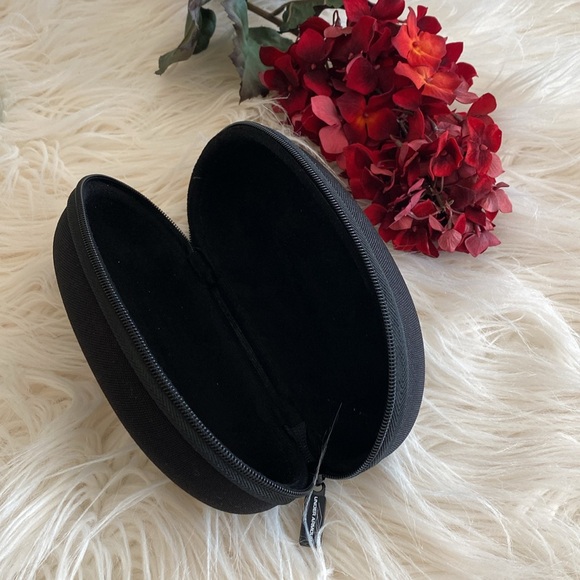 UNDER ARMOUR glasses case - Picture 5 of 8